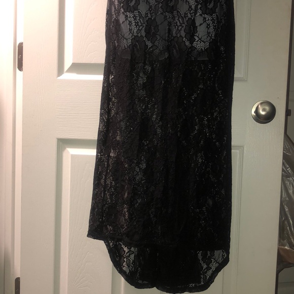 Better Be Lace Maxi Dress - Picture 2 of 4